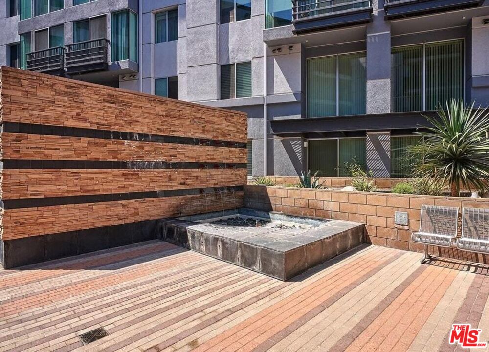 629 Traction Avenue, Unit 233 Los Angeles, CA 90013 - Photo 33 of 41 a view of a building with outdoor space