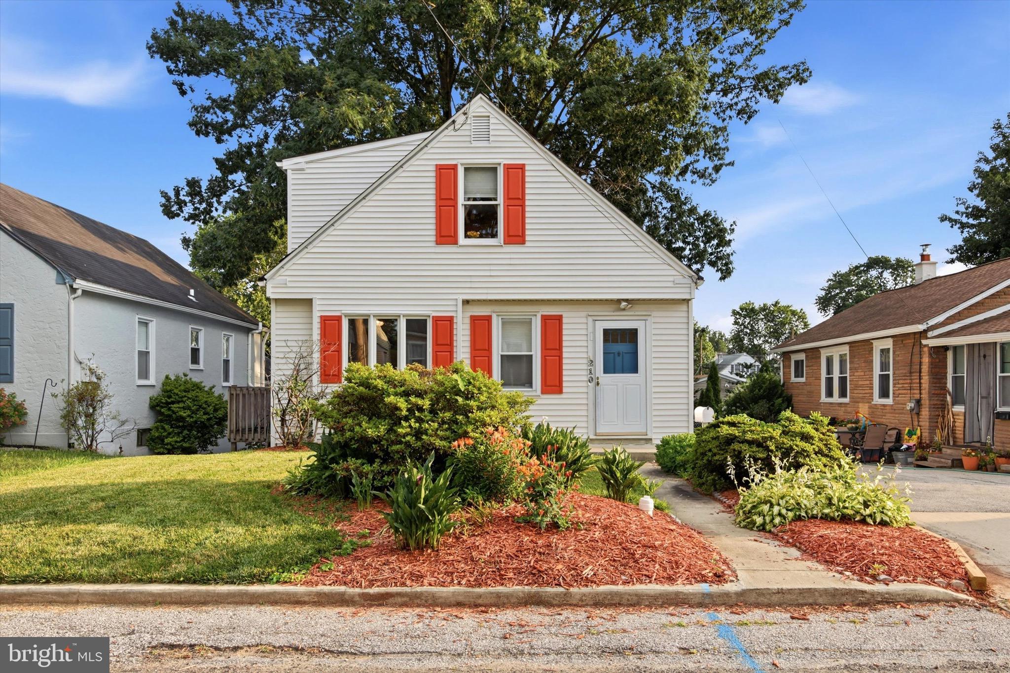 210 Walnut Road Wallingford, PA 19086 - Photo 3 of 30
