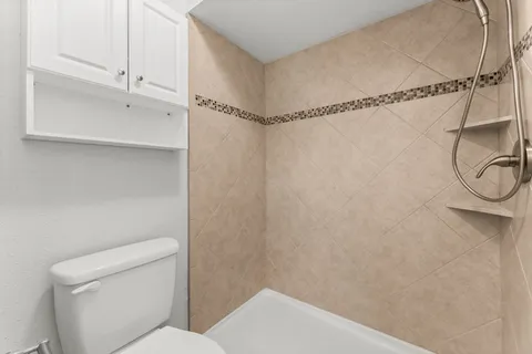 $160,000 | 14515 Wunderlich Drive, Unit 1413, Houston, TX 77069