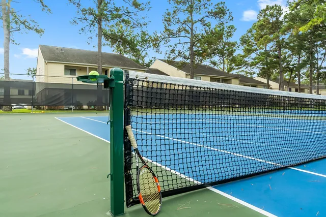 $160,000 | 14515 Wunderlich Drive, Unit 1413, Houston, TX 77069