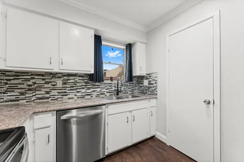 $160,000 | 14515 Wunderlich Drive, Unit 1413, Houston, TX 77069