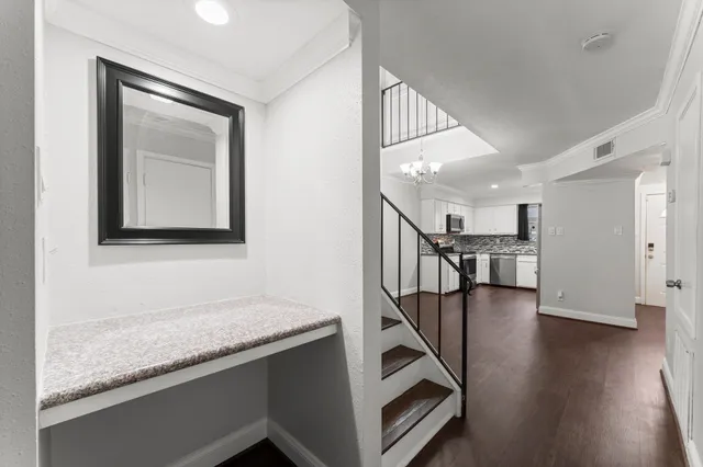 $160,000 | 14515 Wunderlich Drive, Unit 1413, Houston, TX 77069