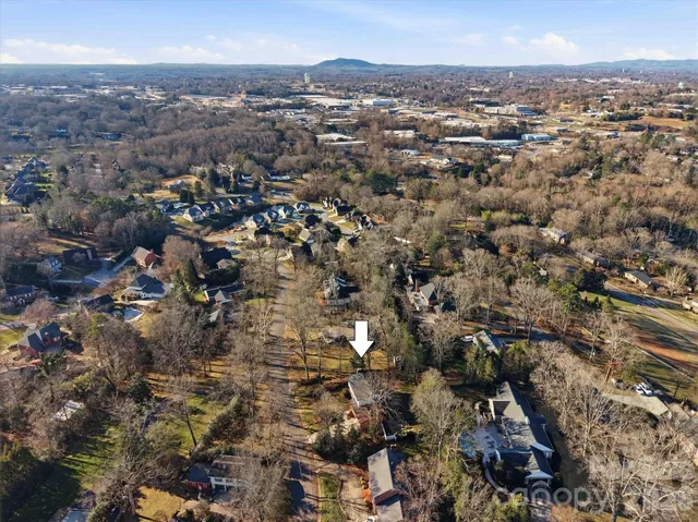 $474,900 | 1347 10th St Drive Northwest, Hickory, NC 28601