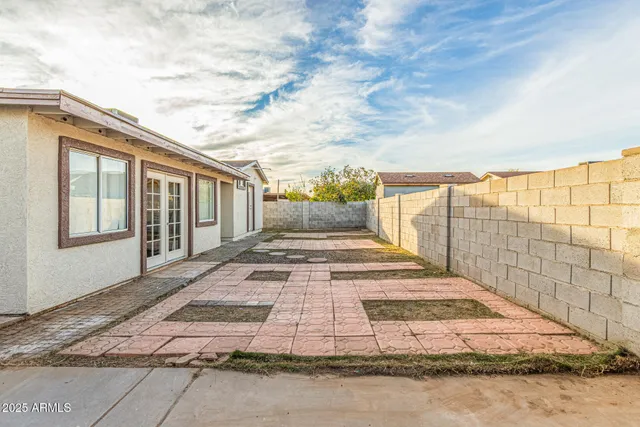 $355,000 | 6718 West Catalina Drive, Phoenix, AZ 85033