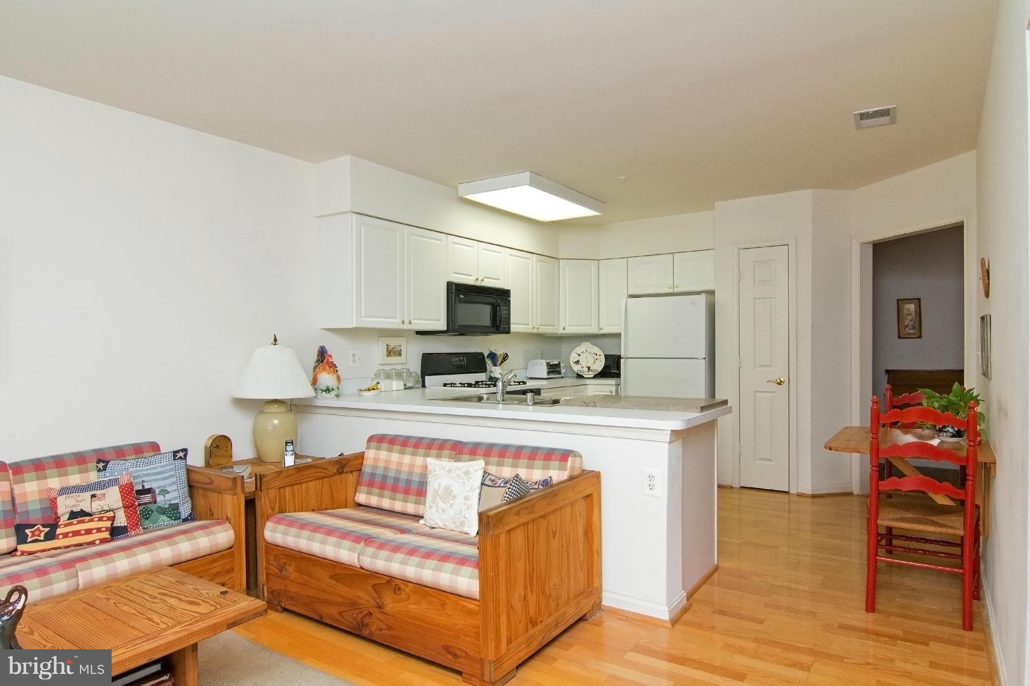 12350 Rosslare Ridge Road, Unit 104 Lutherville-Timonium, MD 21093 - Photo 6 of 20 Interior (General)