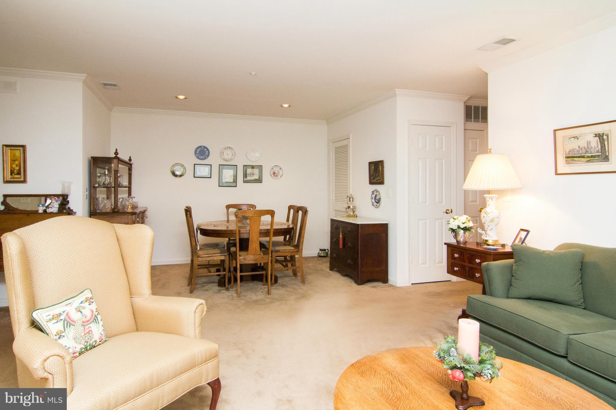 12350 Rosslare Ridge Road, Unit 104 Lutherville-Timonium, MD 21093 - Photo 10 of 20 Living Room