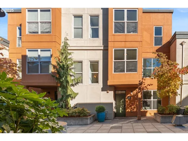 $424,900 | 6273 Northeast Carillion Drive, Unit 103, Hillsboro, OR 97124