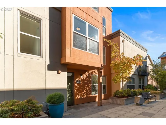 $424,900 | 6273 Northeast Carillion Drive, Hillsboro, OR 97124