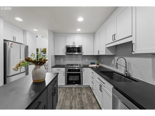 $424,900 | 6273 Northeast Carillion Drive, Hillsboro, OR 97124