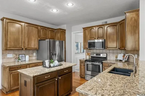 $515,000 | 15251 West 158th Terrace, Olathe, KS 66062