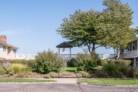 $550,000 | 61 West Tiana Road, Unit 24, Hampton Bays, NY 11946