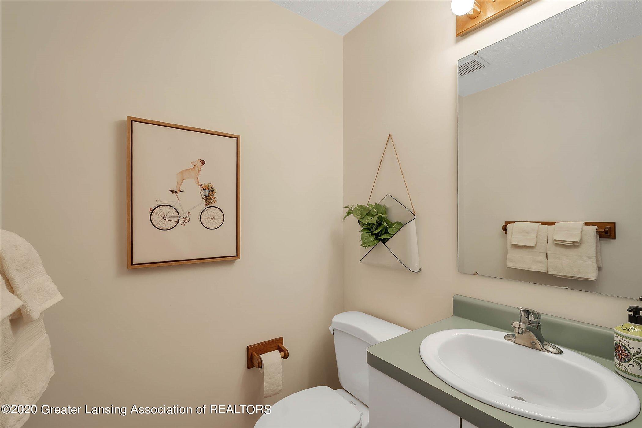 580 Gulick Road Haslett, MI 48840 - Photo 18 of 47 Guest Bath