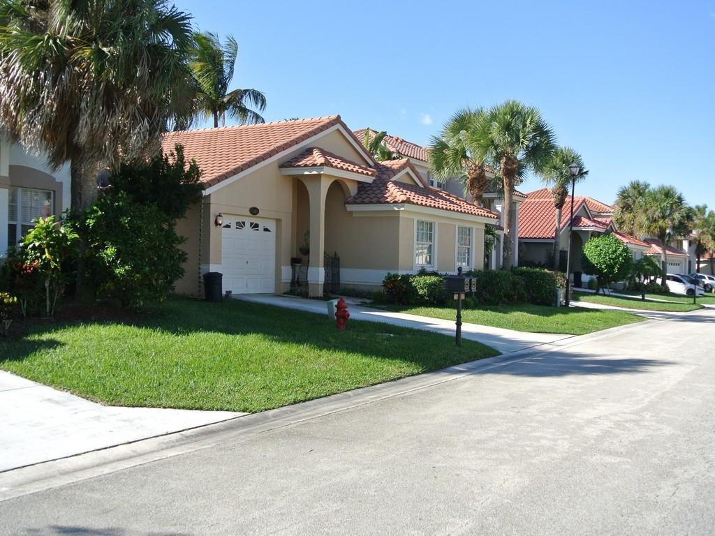 10672 Oak Lake Way Boca Raton, FL 33498 - Photo 3 of 33 Street view - Oak Lake Way