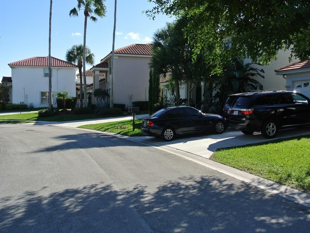 10672 Oak Lake Way Boca Raton, FL 33498 - Photo 4 of 33 Street view - Oak Lake Way 2