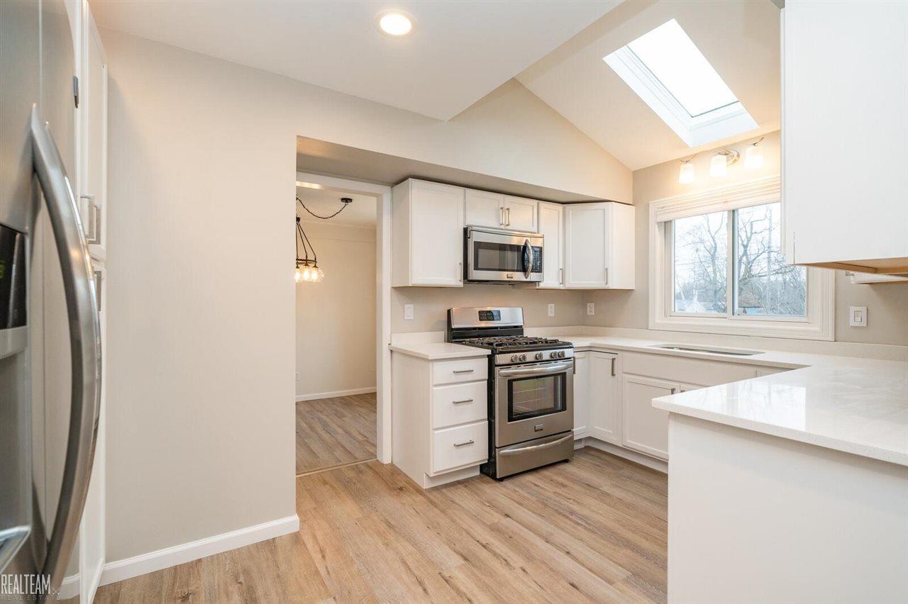 340 Lehigh Road Rochester, MI 48307 - Photo 9 of 29 50062869-8.JPG