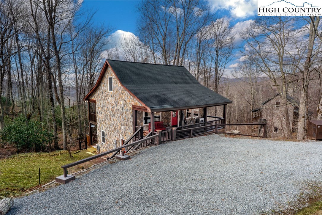 214 Sugar Bear Ridge Lane Banner Elk, NC 28604 - Photo 3 of 46