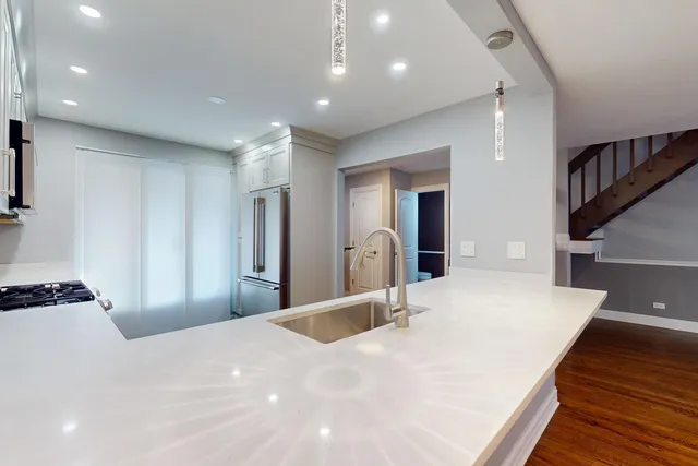 $2,700 | 333 Redwing Drive, Deerfield, IL 60015