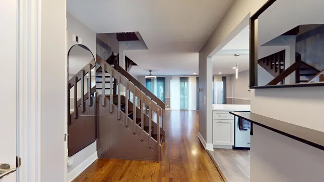 $2,700 | 333 Redwing Drive, Deerfield, IL 60015