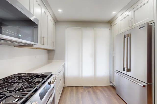 $2,700 | 333 Redwing Drive, Deerfield, IL 60015