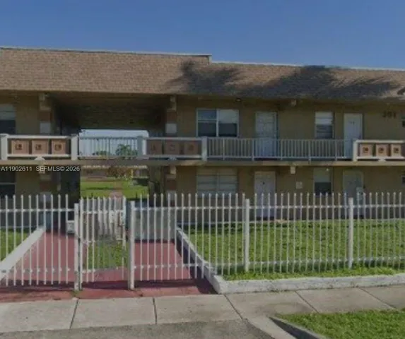 $195,000 | 301 Northwest 177th Street, Unit 136, Miami Gardens, FL 33169