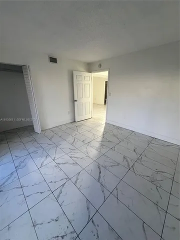 $195,000 | 301 Northwest 177th Street, Unit 136, Miami Gardens, FL 33169