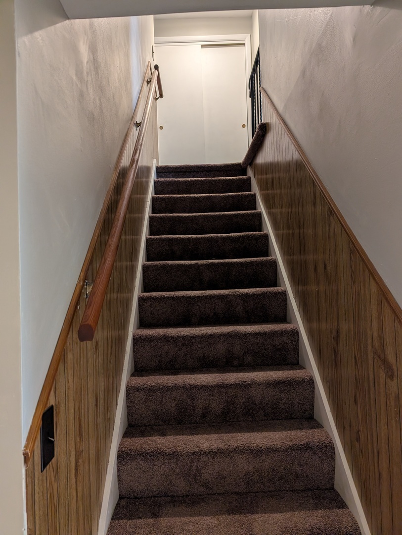 208 Dee Road North Aurora, IL 60542 - Photo 13 of 36