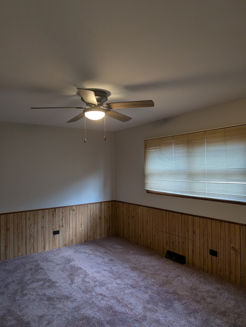 208 Dee Road North Aurora, IL 60542 - Photo 17 of 36