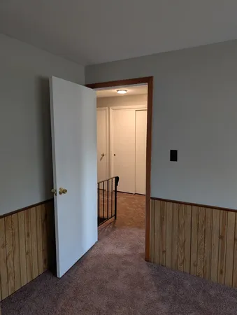 $1,800 | 208 Dee Road, North Aurora, IL 60542