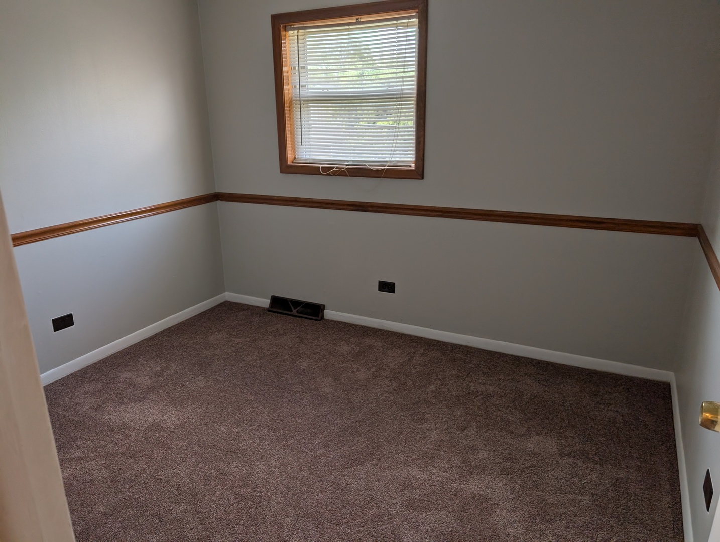 208 Dee Road North Aurora, IL 60542 - Photo 21 of 36