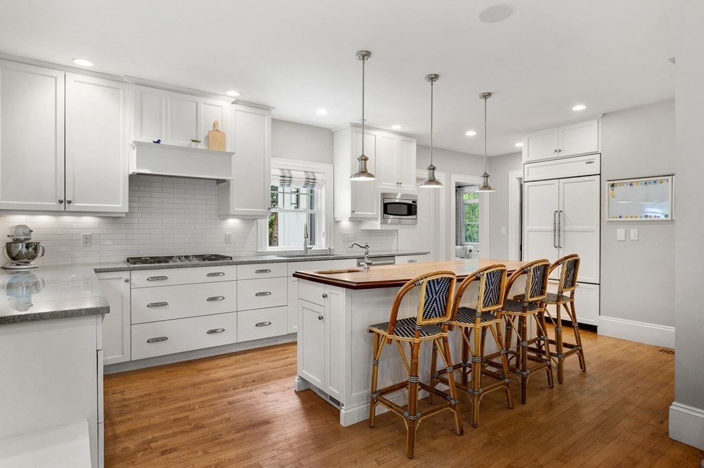 196 Kent Road Newton, MA 02468 - Photo 7 of 22
