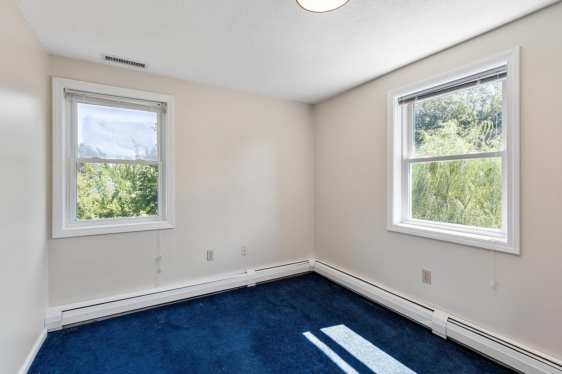 33 Thornton Road Nashua, NH 03063 - Photo 24 of 36