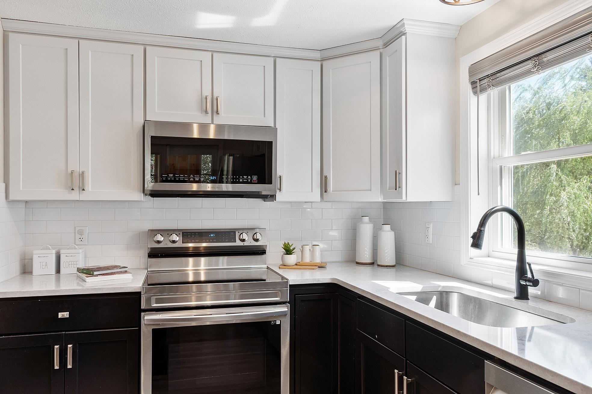 33 Thornton Road Nashua, NH 03063 - Photo 8 of 36