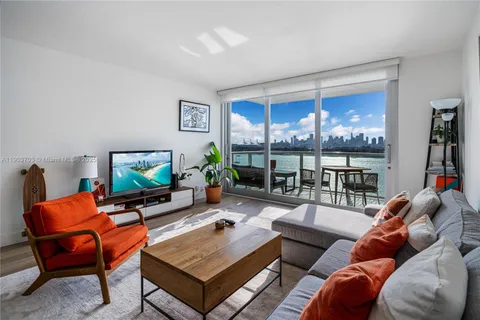 $4,300 | 1000 West Avenue, Unit 1116, Miami Beach, FL 33139