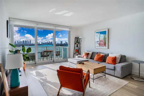 $4,300 | 1000 West Avenue, Unit 1116, Miami Beach, FL 33139