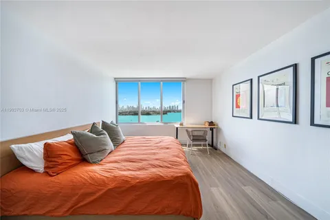 $4,300 | 1000 West Avenue, Unit 1116, Miami Beach, FL 33139