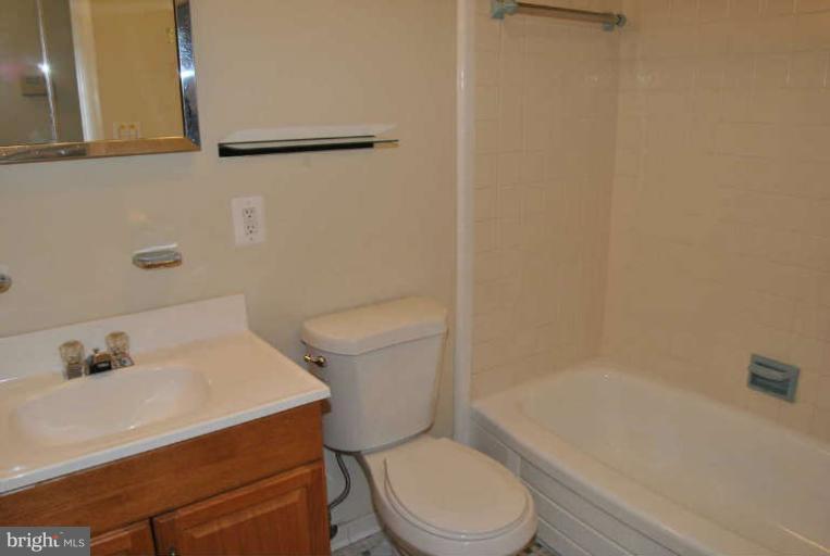 8301 Accotink Road Lorton, VA 22079 - Photo 15 of 25 Bath