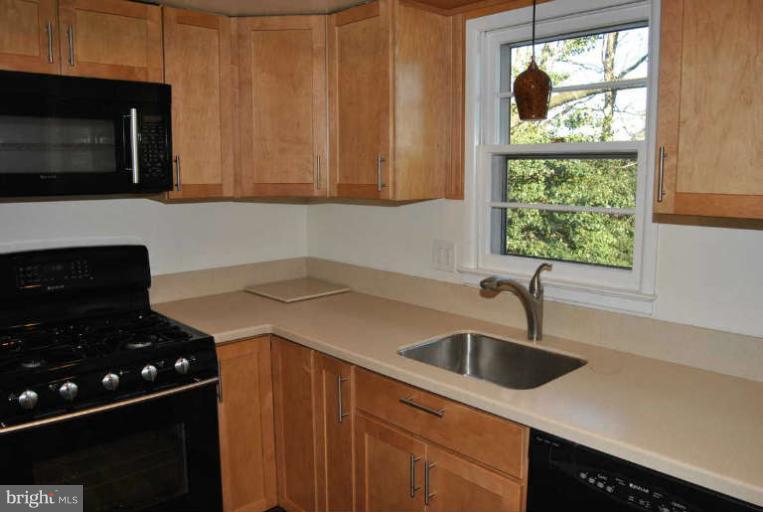8301 Accotink Road Lorton, VA 22079 - Photo 7 of 25 Kitchen