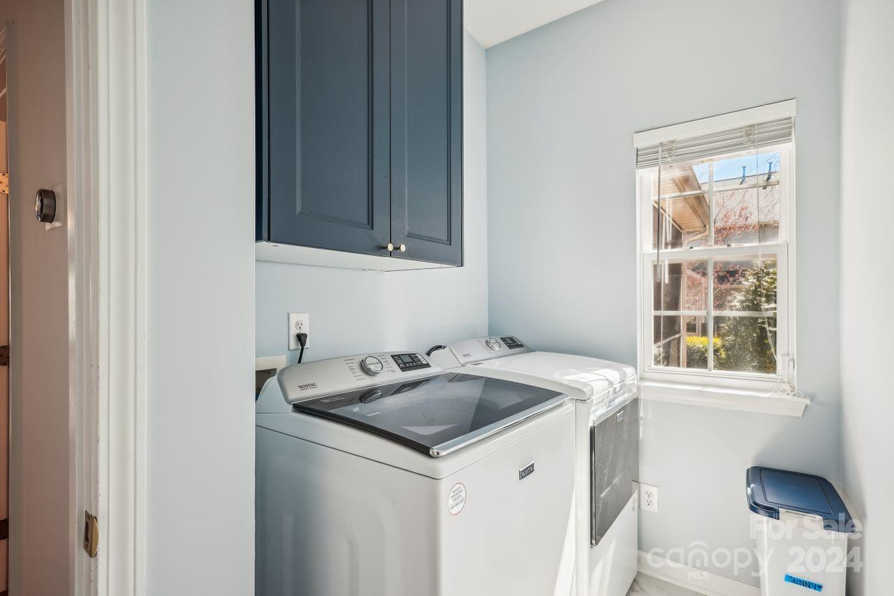 330 Drake Park Avenue Fort Mill, SC 29708 - Photo 20 of 36 a utility room with dryer and washer