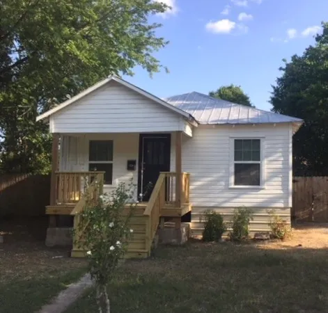 $1,350 | 1109 Emile Street, Bastrop, TX 78602