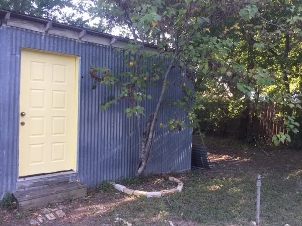 $1,350 | 1109 Emile Street, Bastrop, TX 78602