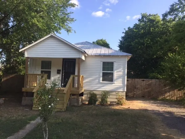 $1,350 | 1109 Emile Street, Bastrop, TX 78602