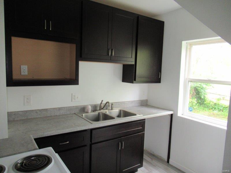 830 North Florissant Road St. Louis, MO 63135 - Photo 10 of 12 Gallery Image 10