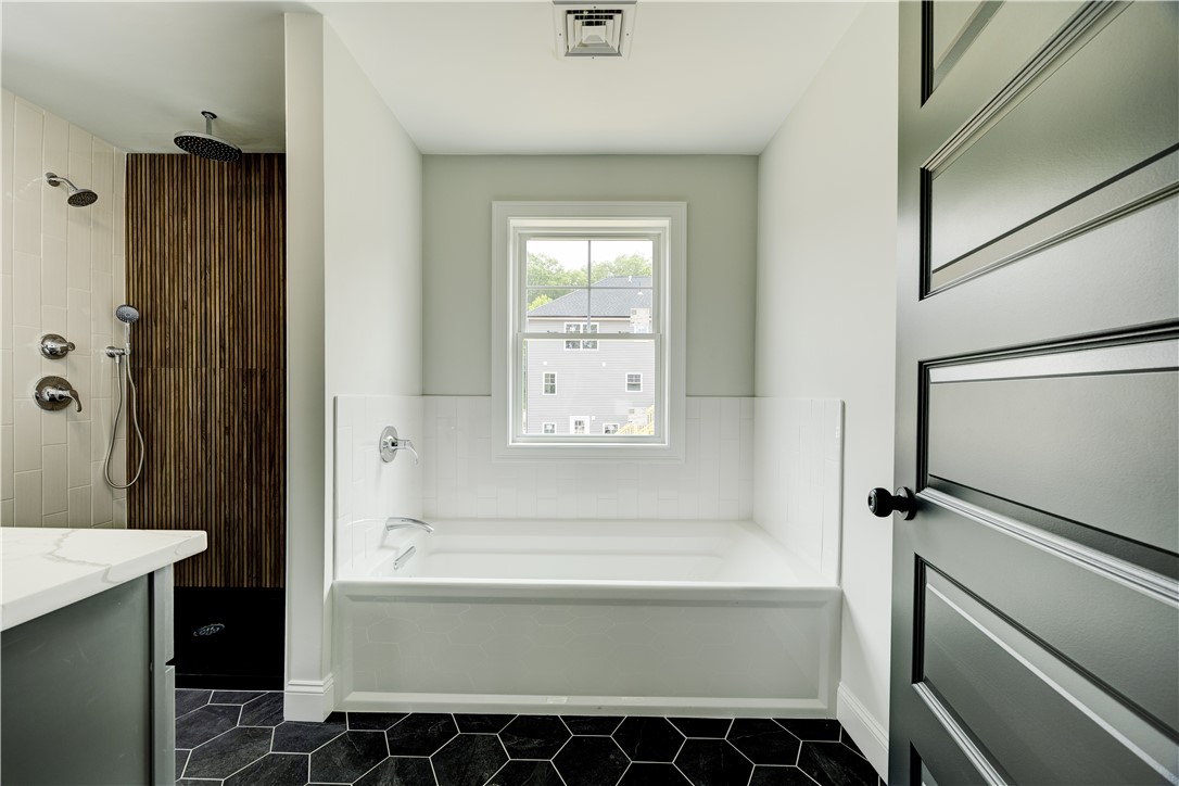 212 St Louis Avenue Woonsocket, RI 02895 - Photo 23 of 34