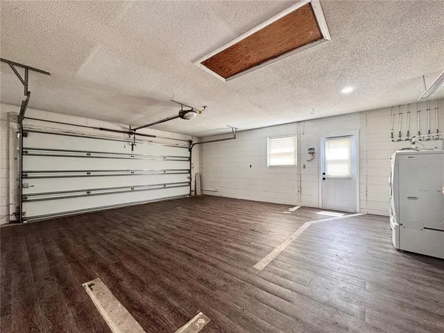 a view of back yard of the house