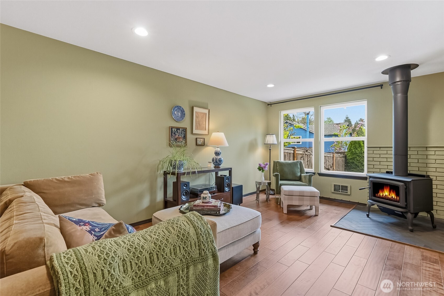 2120 185th Place Southeast Bothell, WA 98012 - Photo 2 of 30