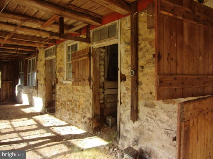 204 Forgedale Road Barto, PA 19504 - Photo 15 of 23 Barn