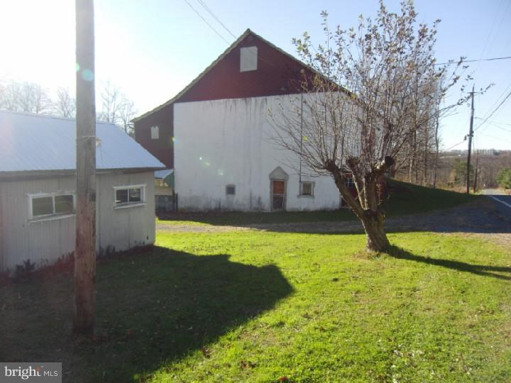 204 Forgedale Road Barto, PA 19504 - Photo 3 of 23 Barn
