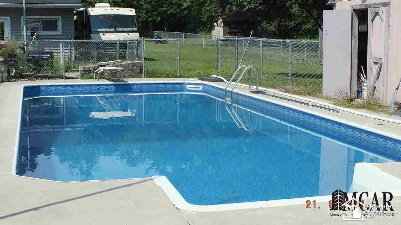 6425 Secor Road Lambertville, MI 48144 - Photo 3 of 18 21359347-2.JPG