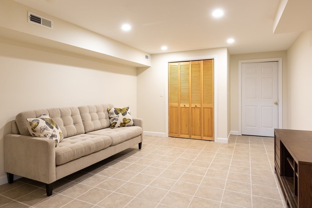 2 Sandy Hill Road Wayland, MA 01778 - Photo 18 of 20