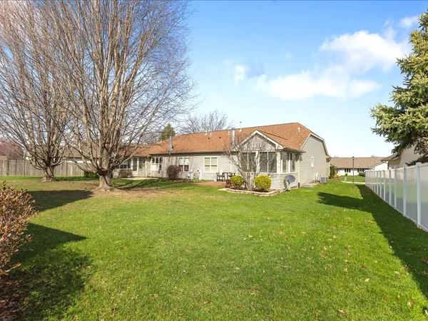 $254,900 | 6625 Sawgrass Drive, Unit 1, Rockford, IL 61114